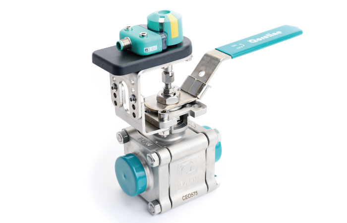 Beslag til montage af induktiv/mekanisk aftaster